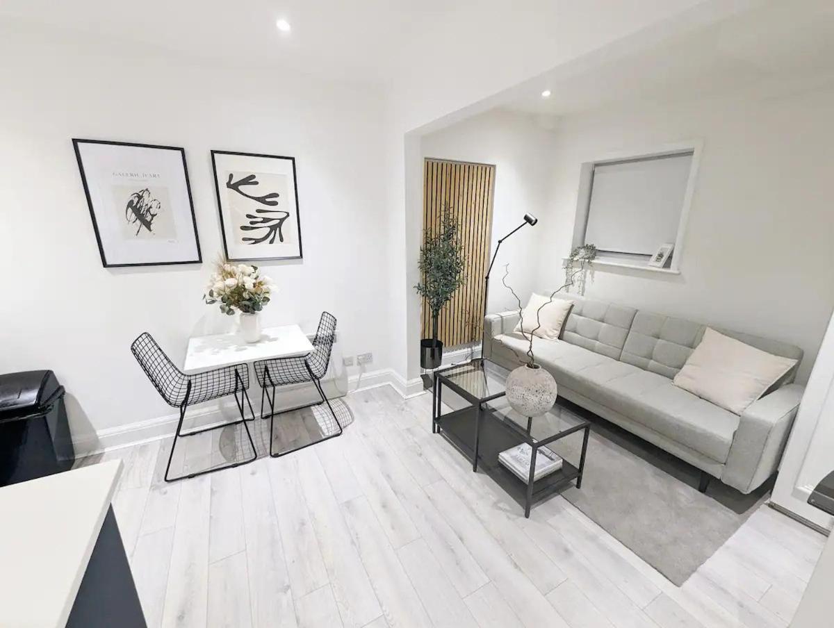 Quality Apartments Close To Tube 헨던 외부 사진