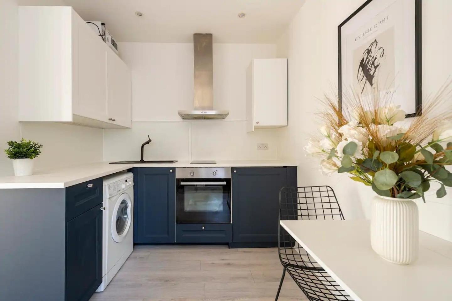 Quality Apartments Close To Tube 헨던 외부 사진