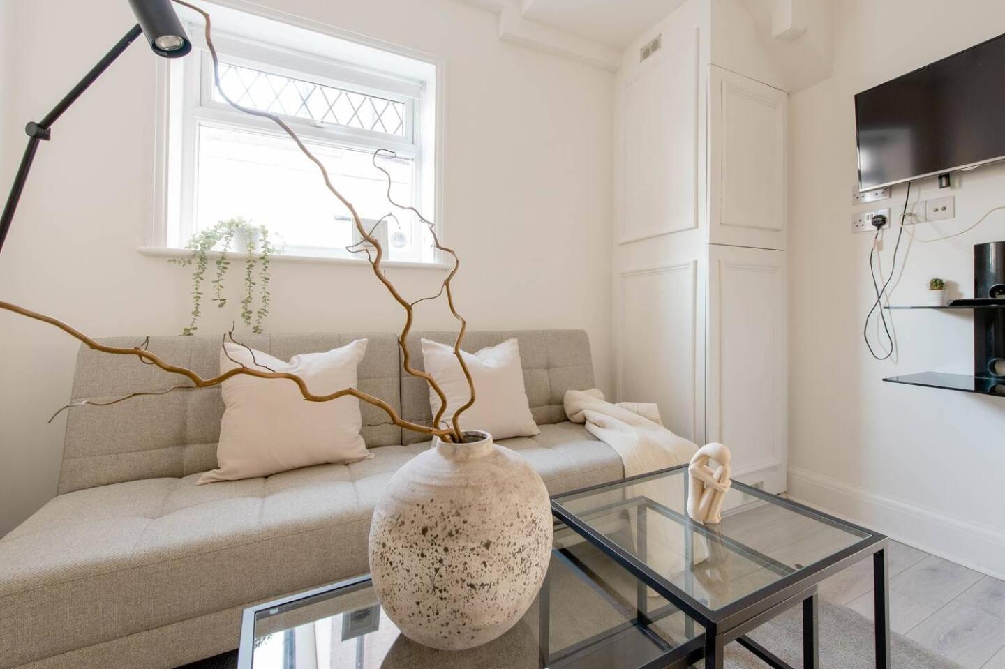Quality Apartments Close To Tube 헨던 외부 사진