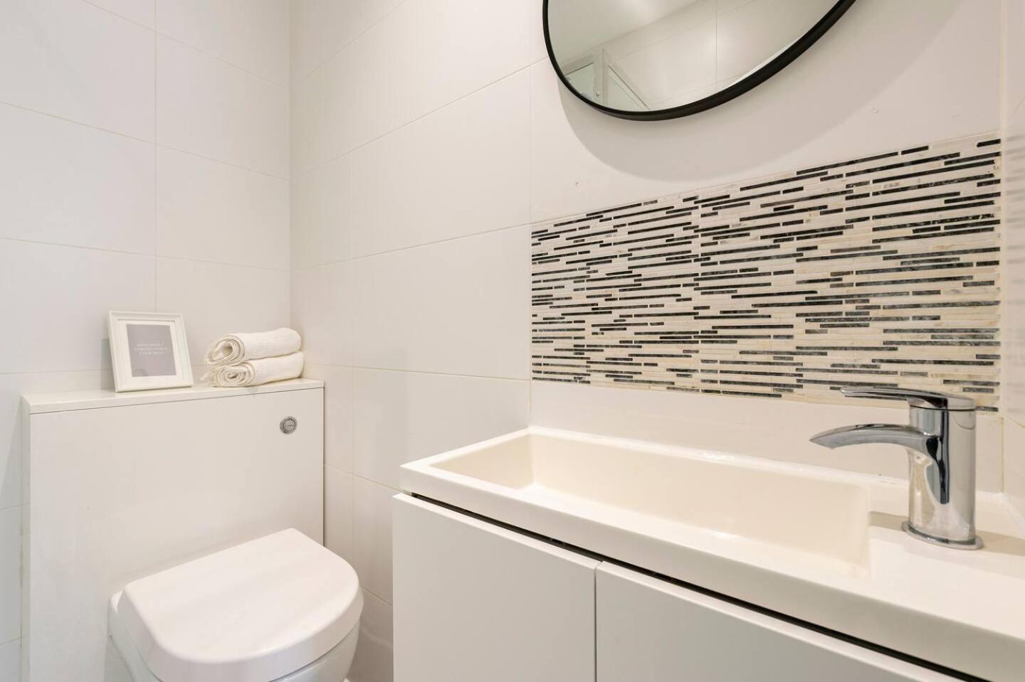 Quality Apartments Close To Tube 헨던 외부 사진
