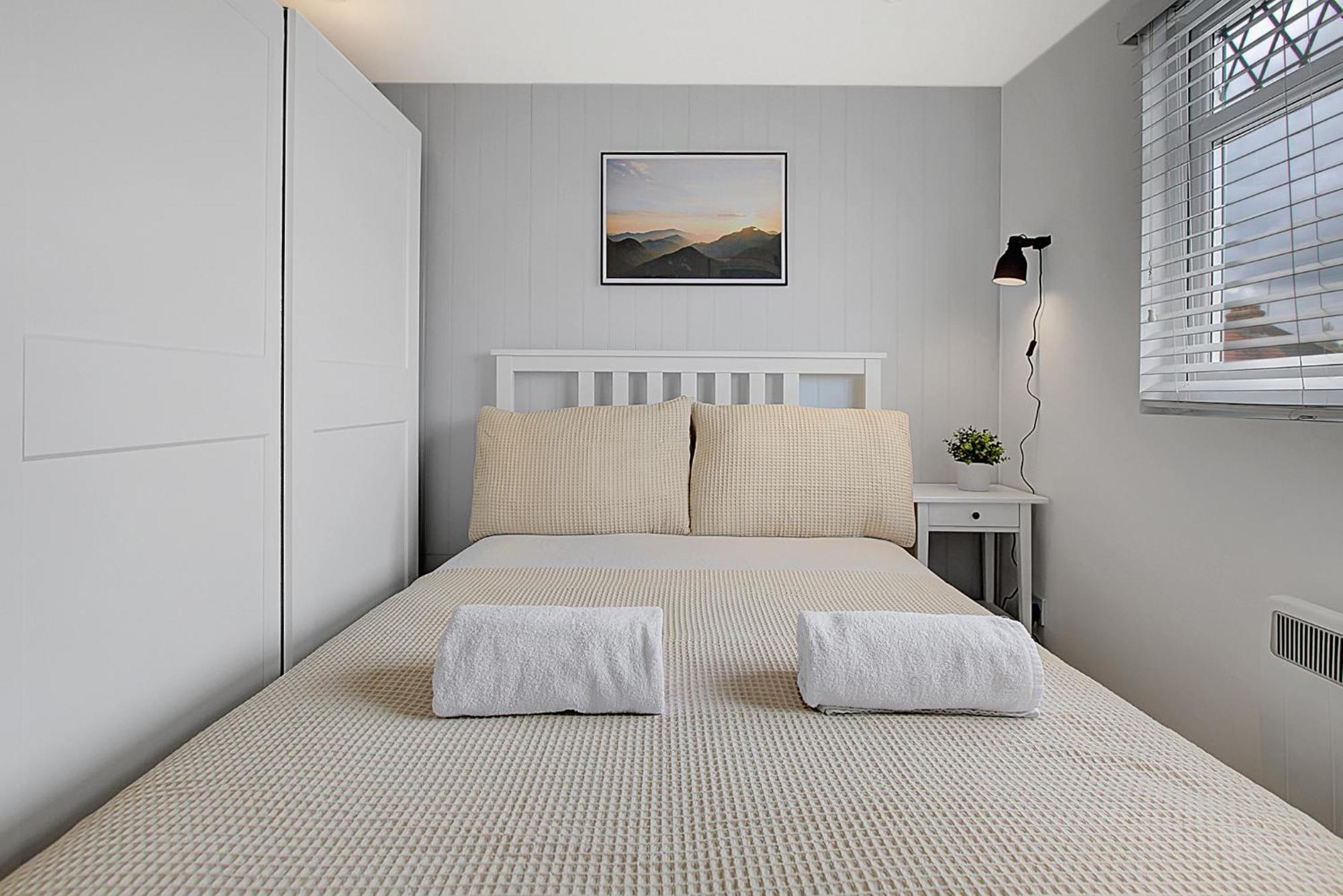 Quality Apartments Close To Tube 헨던 외부 사진