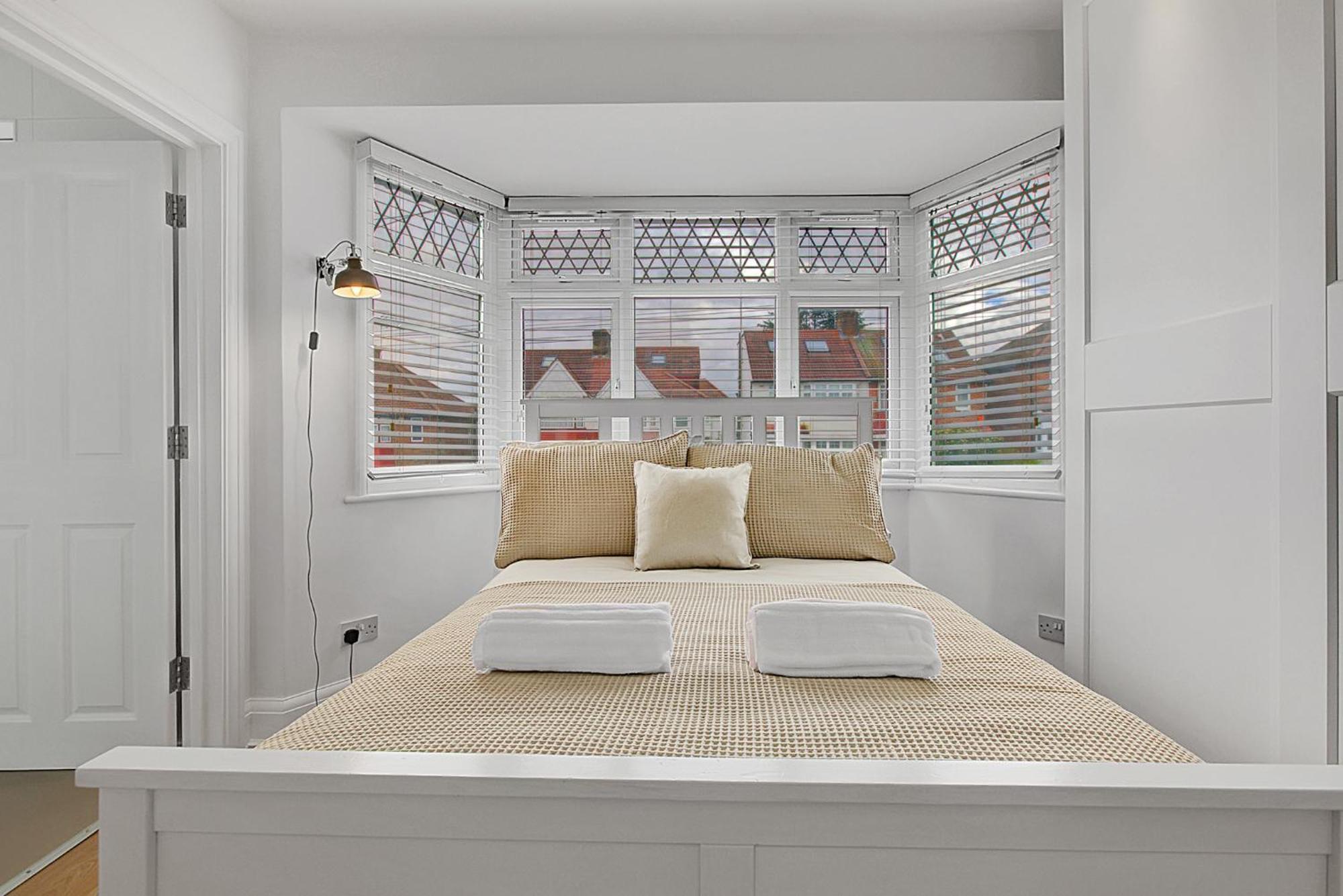 Quality Apartments Close To Tube 헨던 외부 사진
