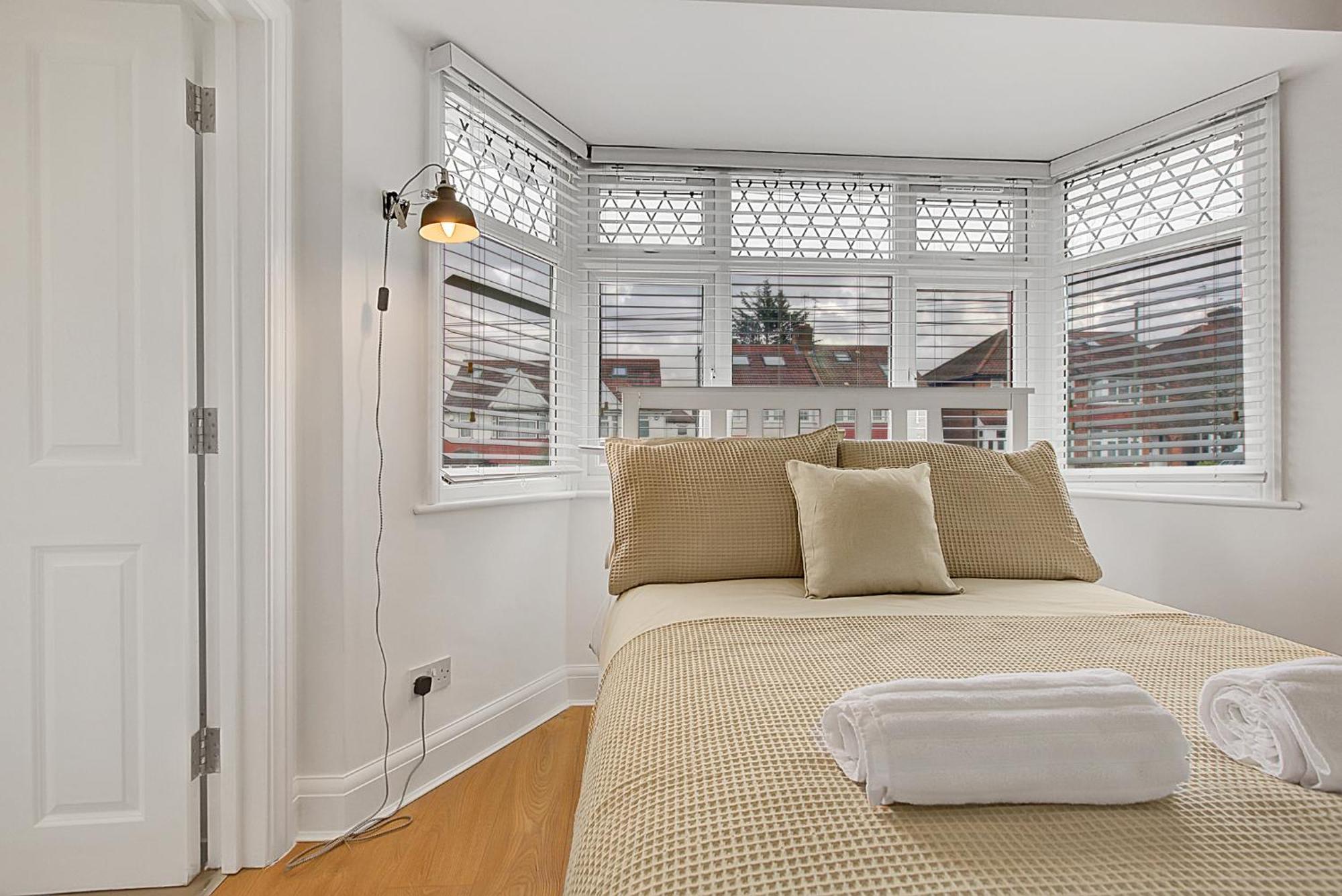 Quality Apartments Close To Tube 헨던 외부 사진