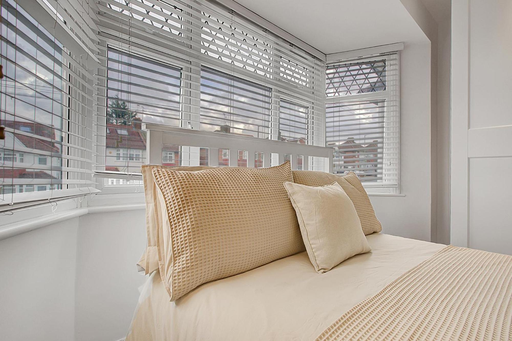 Quality Apartments Close To Tube 헨던 외부 사진